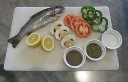 Форель с овощами-гриль.
