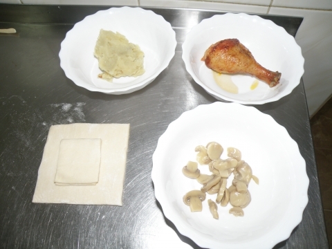 Запеченные куриные ножки в мешочке из теста