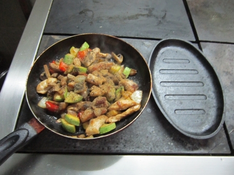 Мясная сковородка
