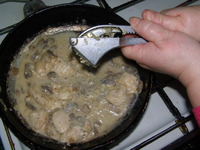 деруны со курятиной и грибами