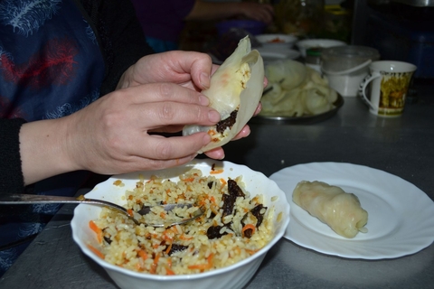 Постные голубцы с черносливом
