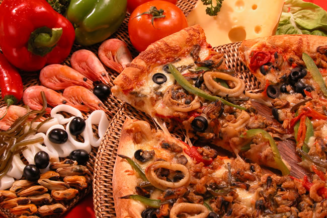 Большая пицца с морепродуктами